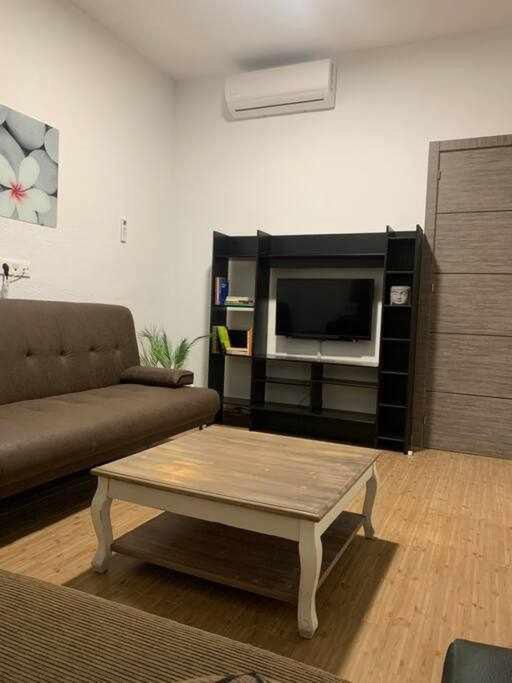 Apartamentos Terra Y Onix Zona Centro Ельда Екстер'єр фото
