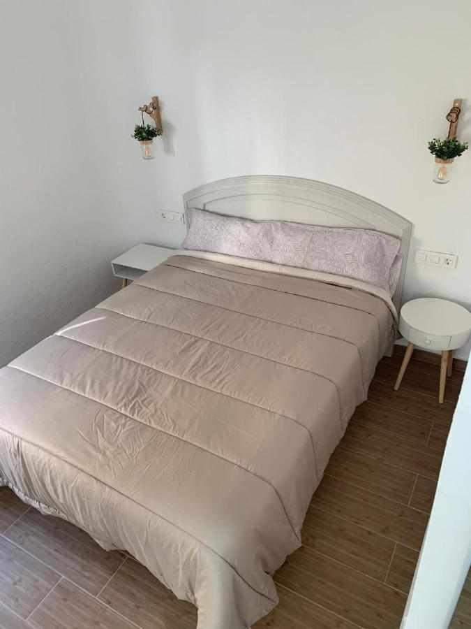 Apartamentos Terra Y Onix Zona Centro Ельда Екстер'єр фото
